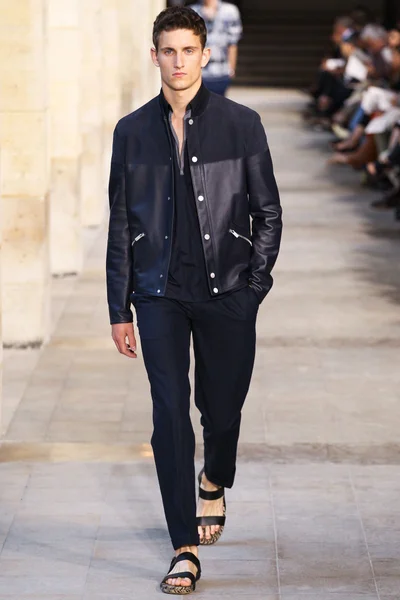 Look 23